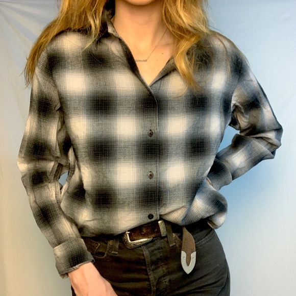 Uniqlo B&W Button Down Size M - Picture 2 of 6